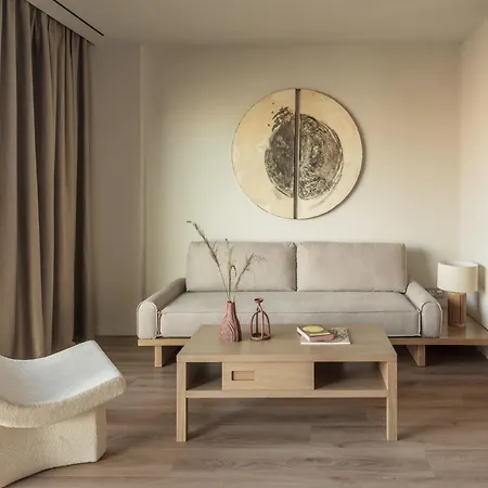 アパートホテル Kaoma Comfort Tríkala